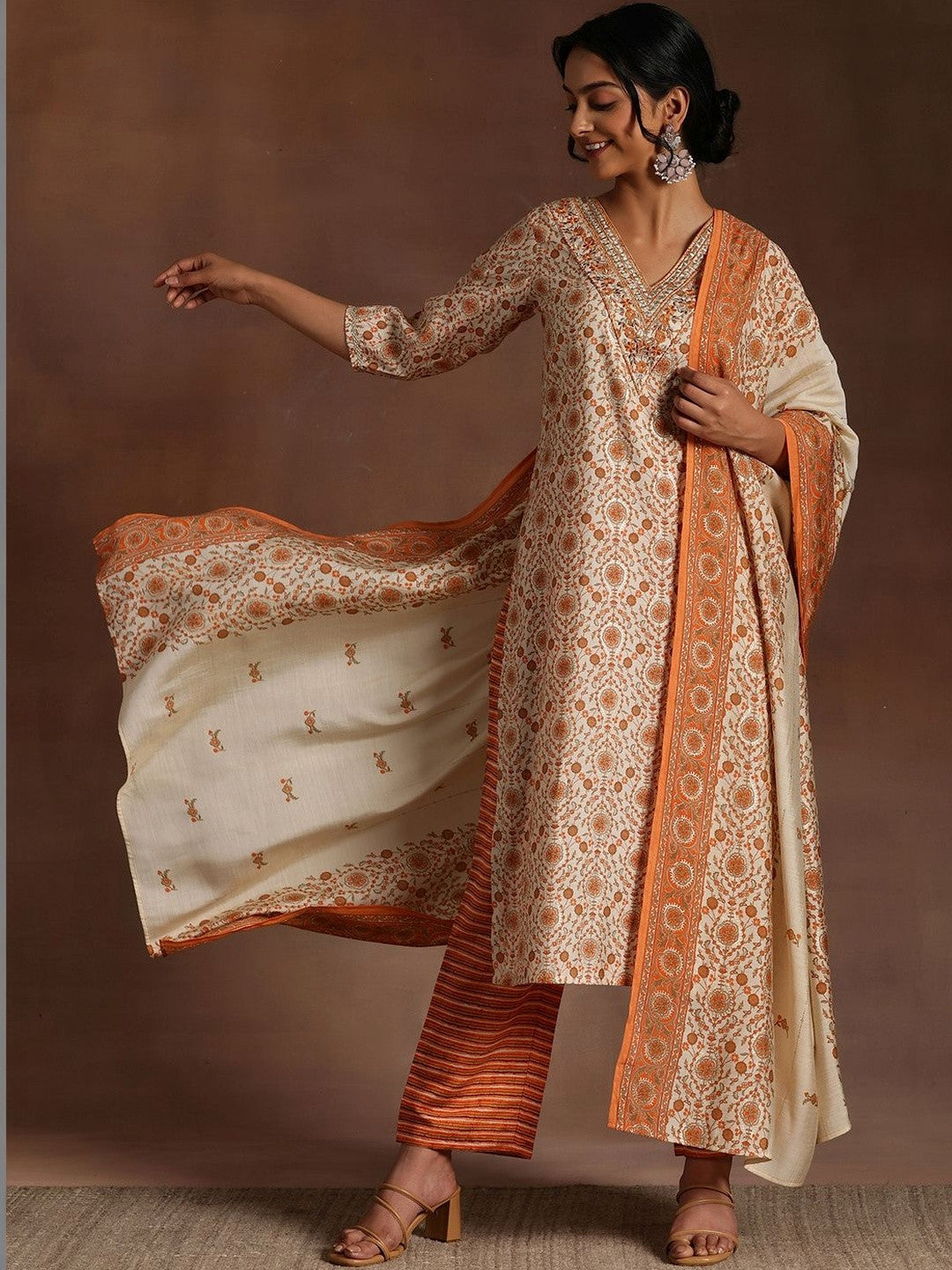 Women Ethnic Motifs Printed Regular Thread Work Kurta with Trousers & With Dupatta