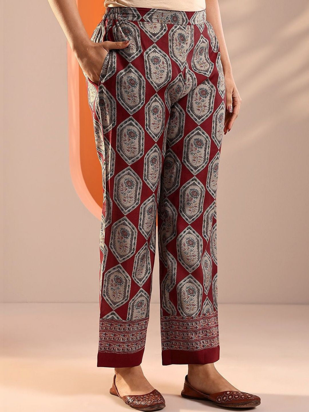 Women Printed Regular Kurta with Trousers & With Dupatta