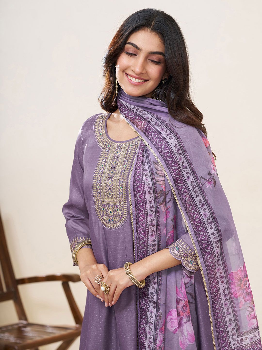 Dhiyona CH Women Floral Printed Kurta with Trousers & Dupatta