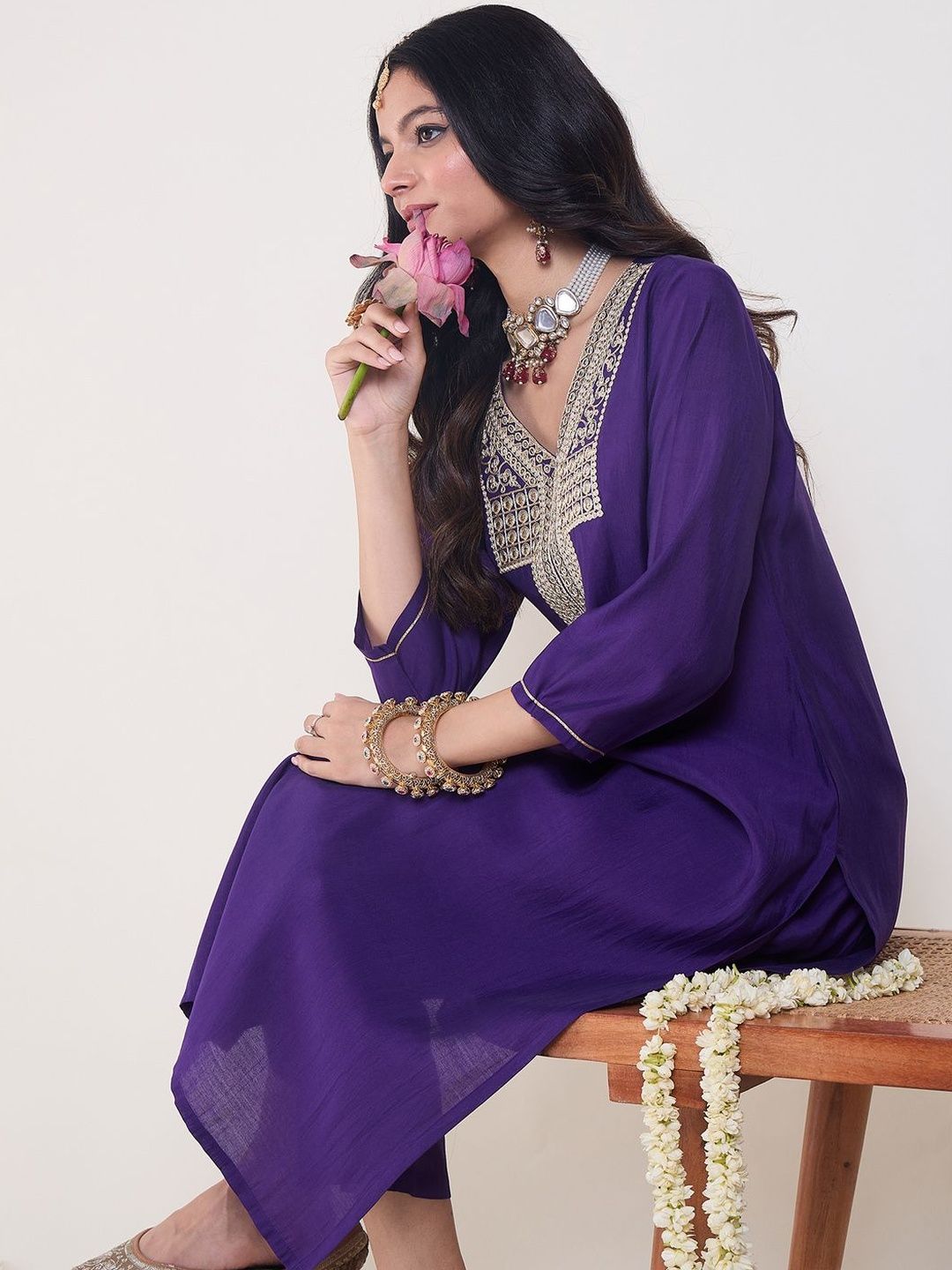 Dhiyona IE V-Neck Embroidered Tunic With Trousers