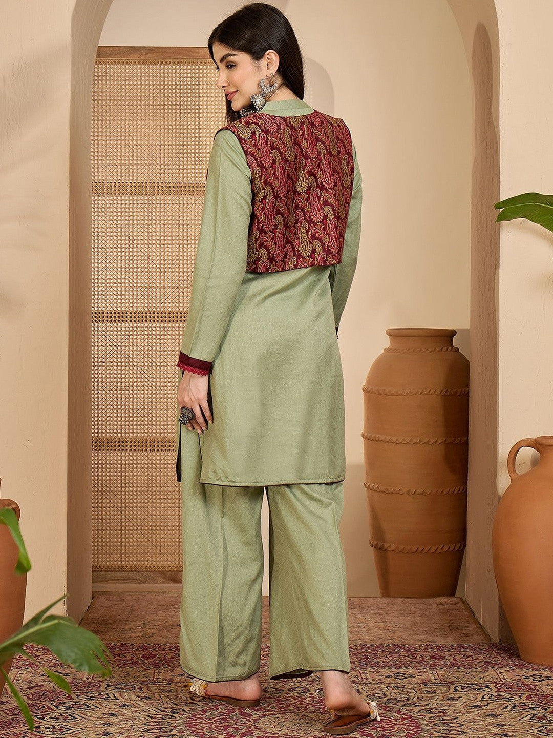 Winter Ethnic Fusion three-Piece kurta Set with Tassel-Tie Jacquard Jacket