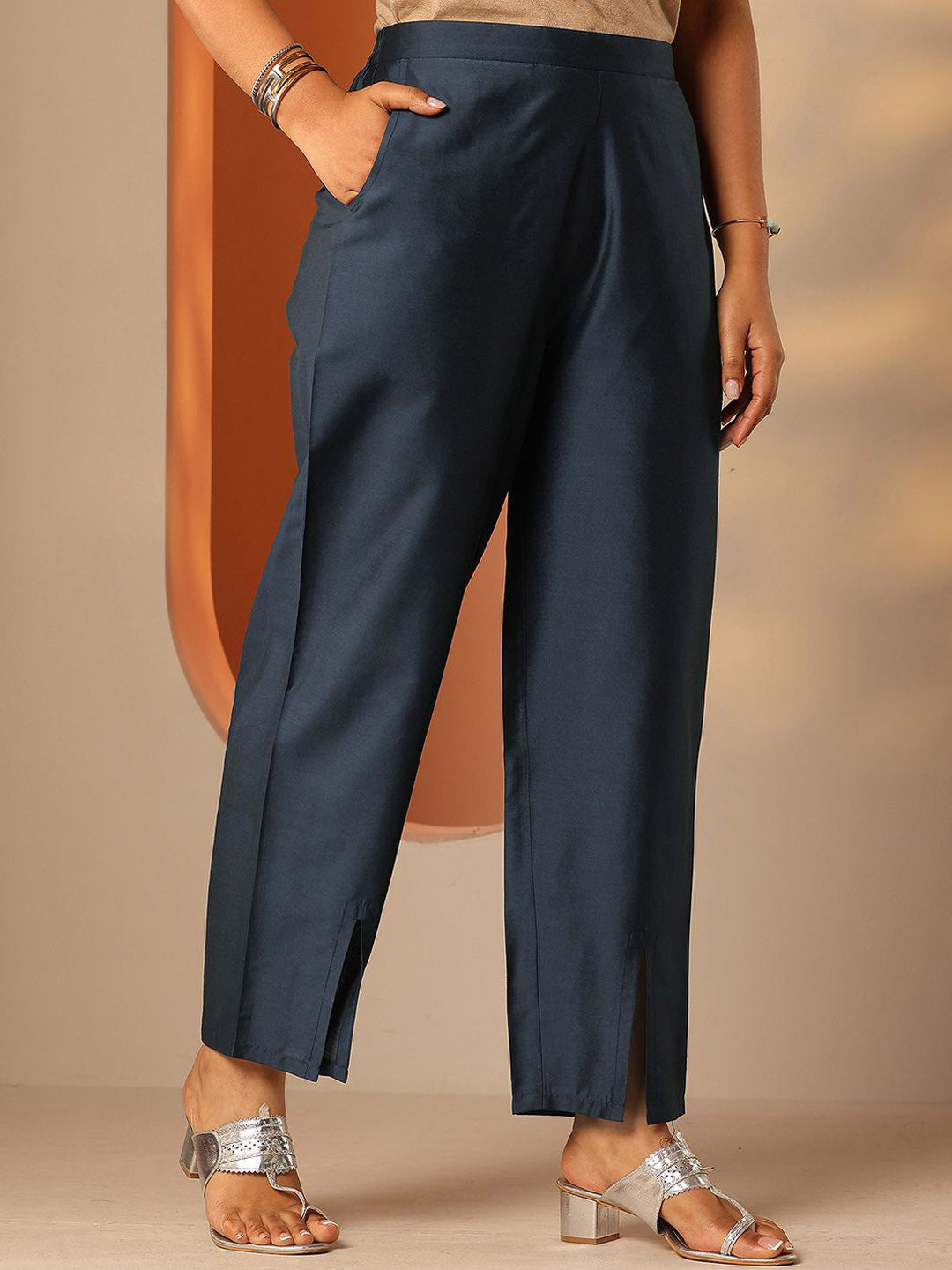 Paisley Printed Notch Neck Thread Work Straight Kurta With Trousers