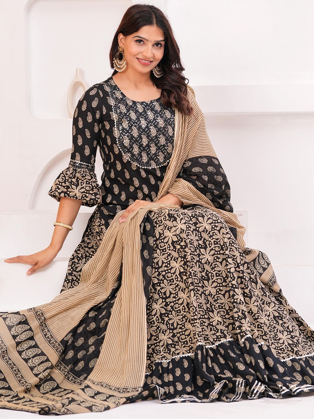Dhiyona KL Women Paisley Printed Cotton Kurti with Skirt & Dupatta