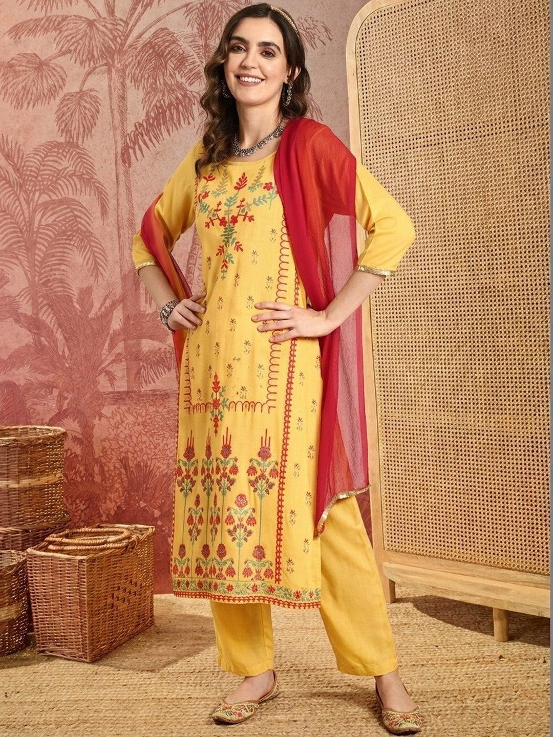 Women Floral Printed Round Neck Kurta Set With Dupatta