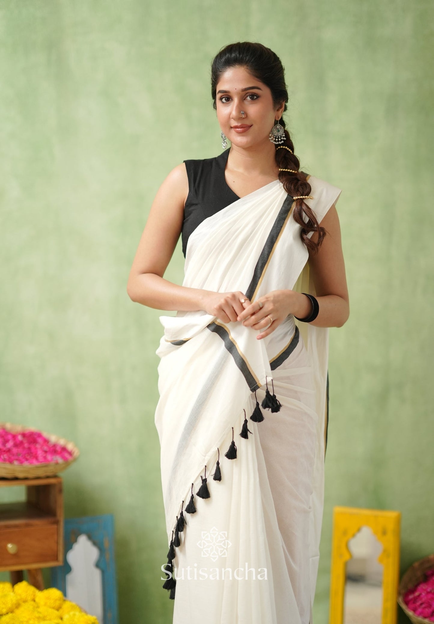 Dhiyona SS Luminous Charm Mul Saree