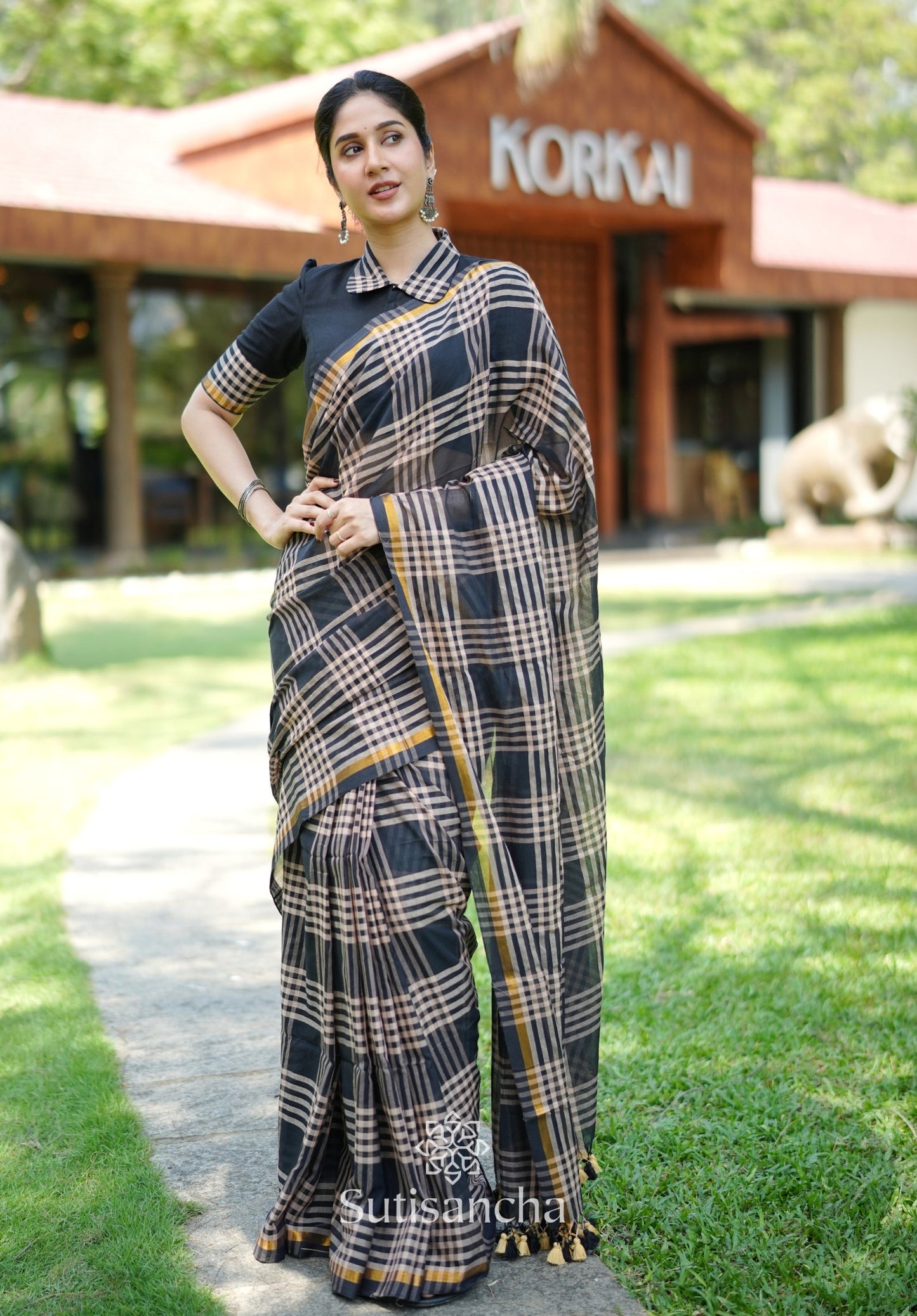 Dhiyona SS Black Loom Check Elegance Saree