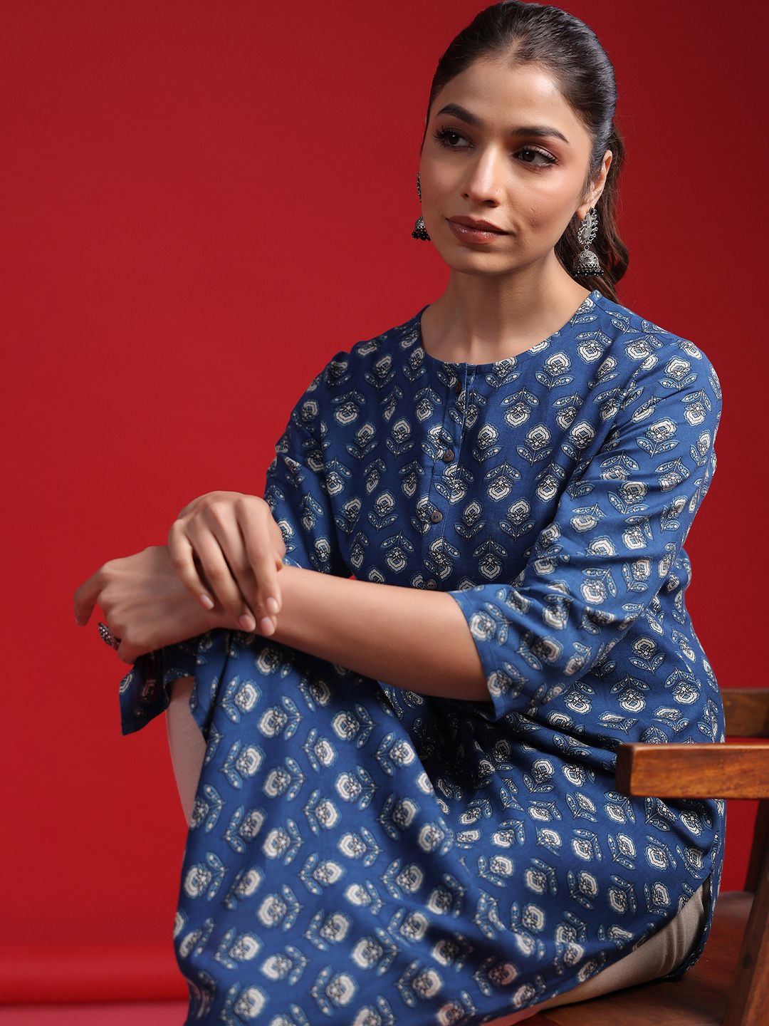 Dhiyona IE Women Geometric Printed Thread Work Kurta