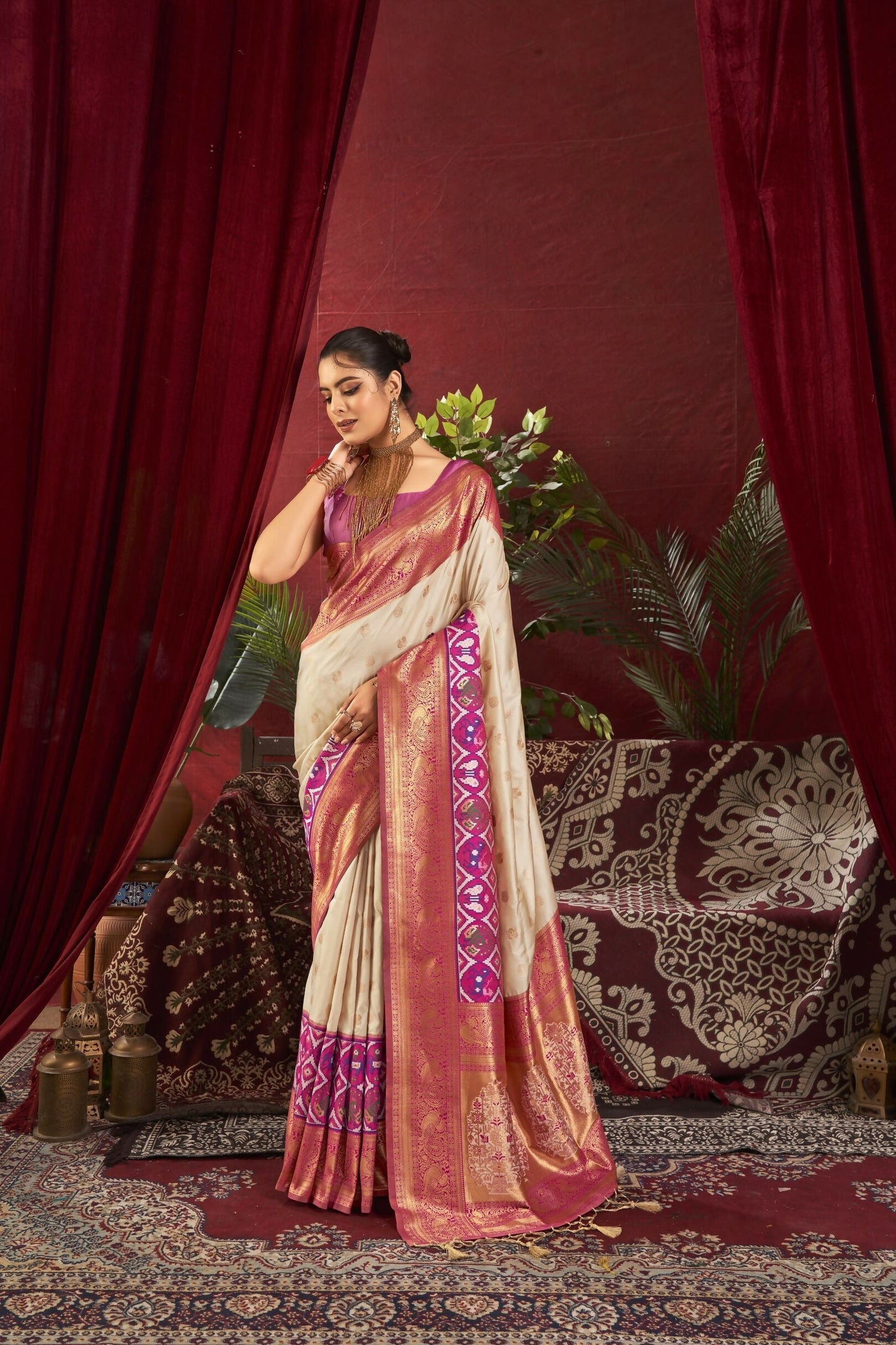 Women Paithani Nidhi White Saree With Unstiched Blouse