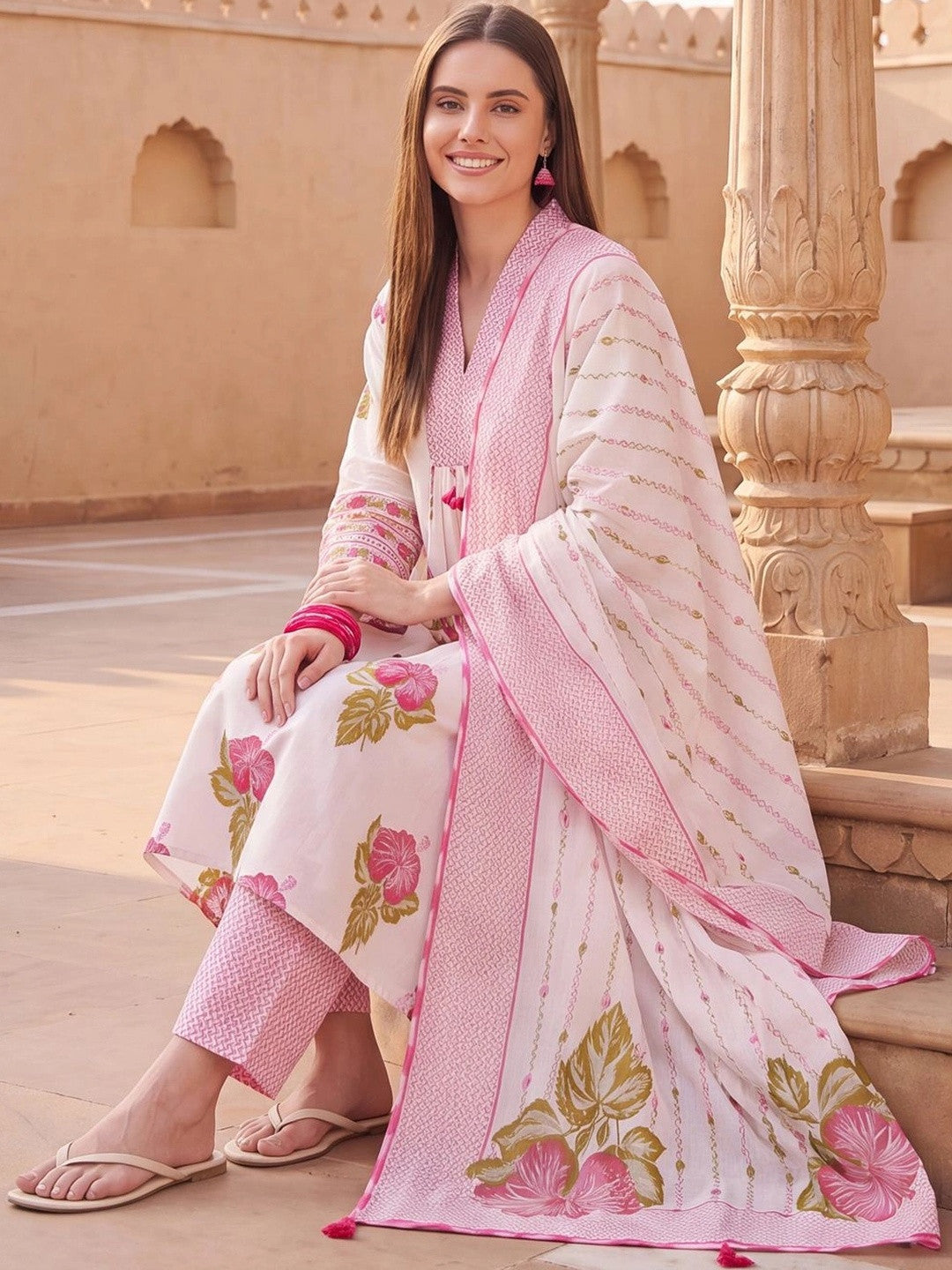 Women Floral Printed Regular Pure Cotton Kurta with Trousers & With Dupatta