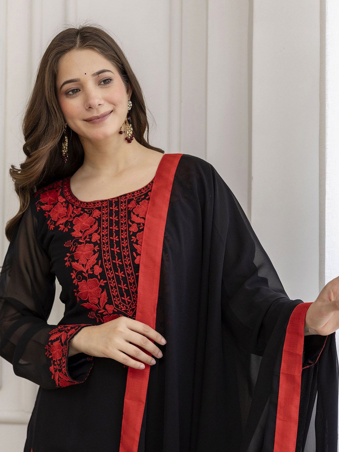Dhiyona KL Women Ethnic Motifs Embroidered Regular Thread Work Kurta with Palazzos & With Dupatta