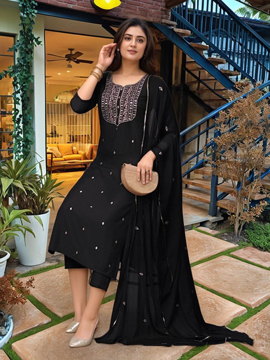 Dhiyona KL Women Ethnic Motifs Embroidered Regular Sequinned Kurta Set