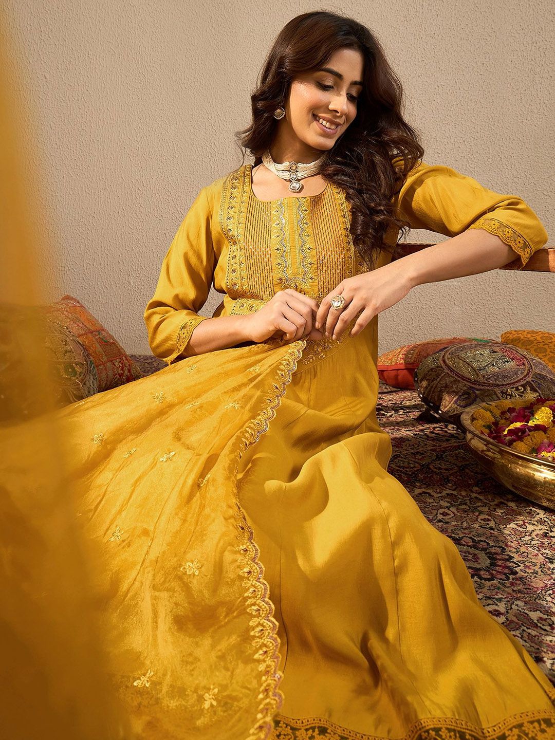 Dhiyona IN Women Floral Thread and Sequinned Embroidered Anarkali Kurta Set with Dupatta