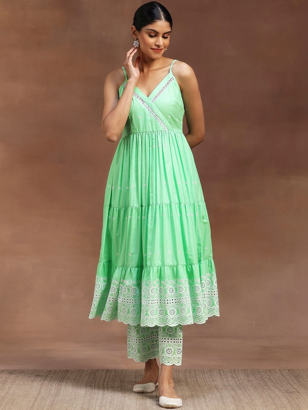Women Floral Embroidered Tiered Thread Work Kurta with Trousers