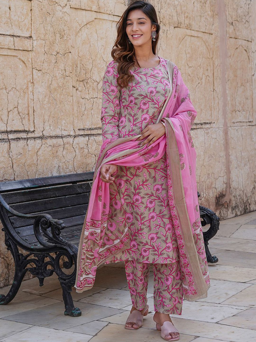 Dhiyona KL Floral Printed Pure Cotton Kurta With Trousers & Dupatta