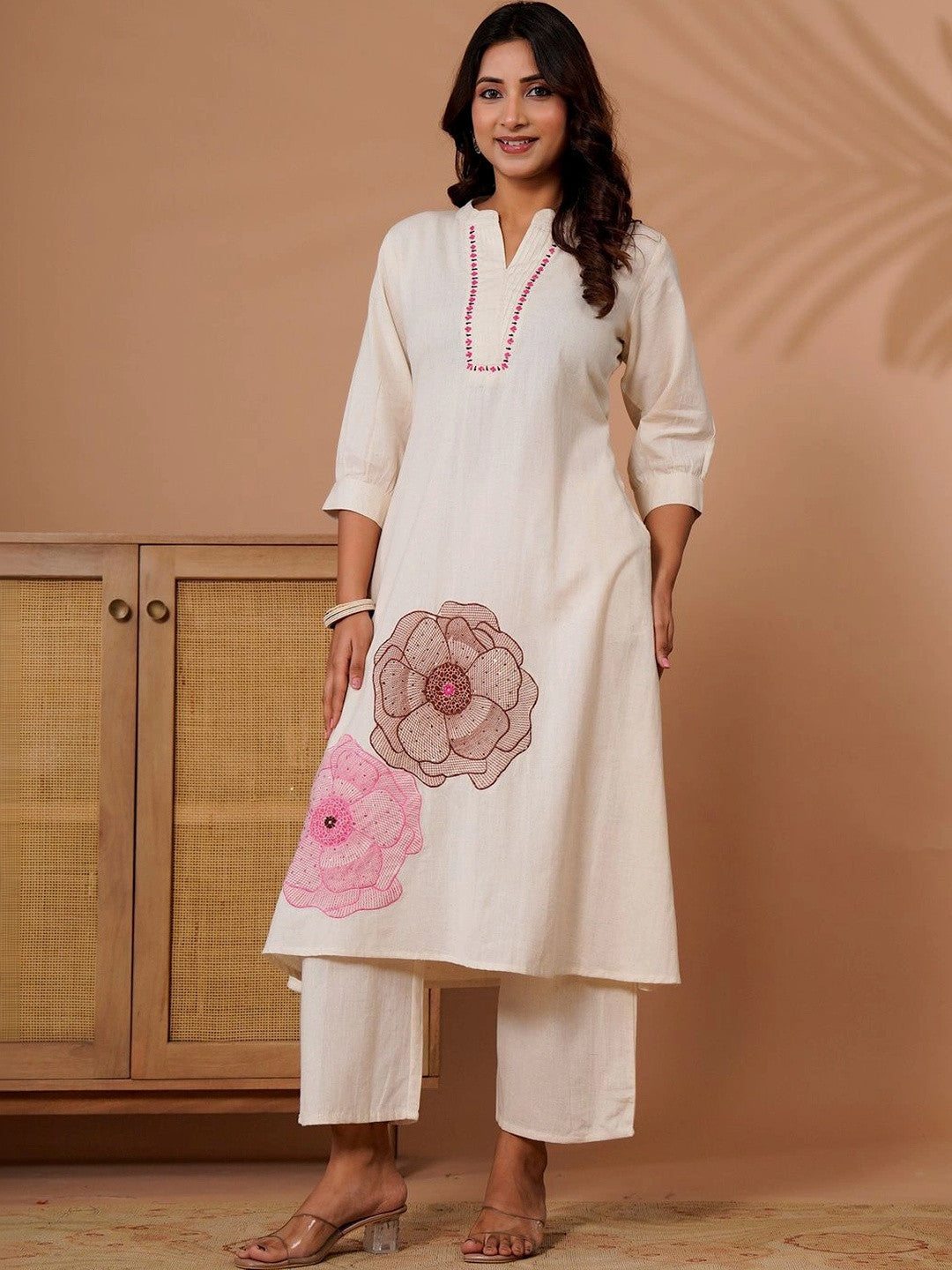Women Floral Embroidered Regular Thread Work Kurta with Palazzos