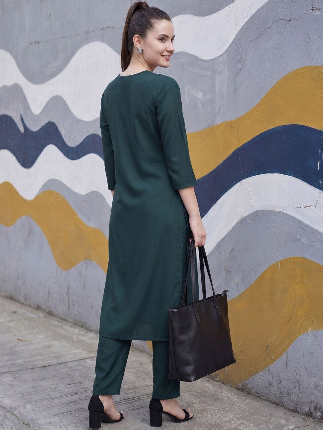 Women Regular Kurta with Trousers