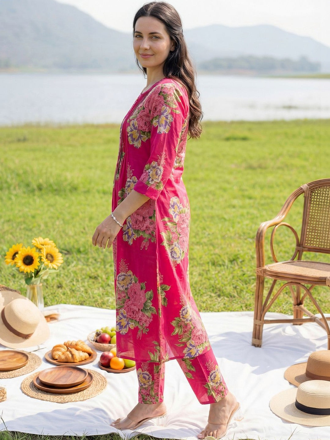 Women Floral Printed Regular Pure Cotton Kurta with Trousers