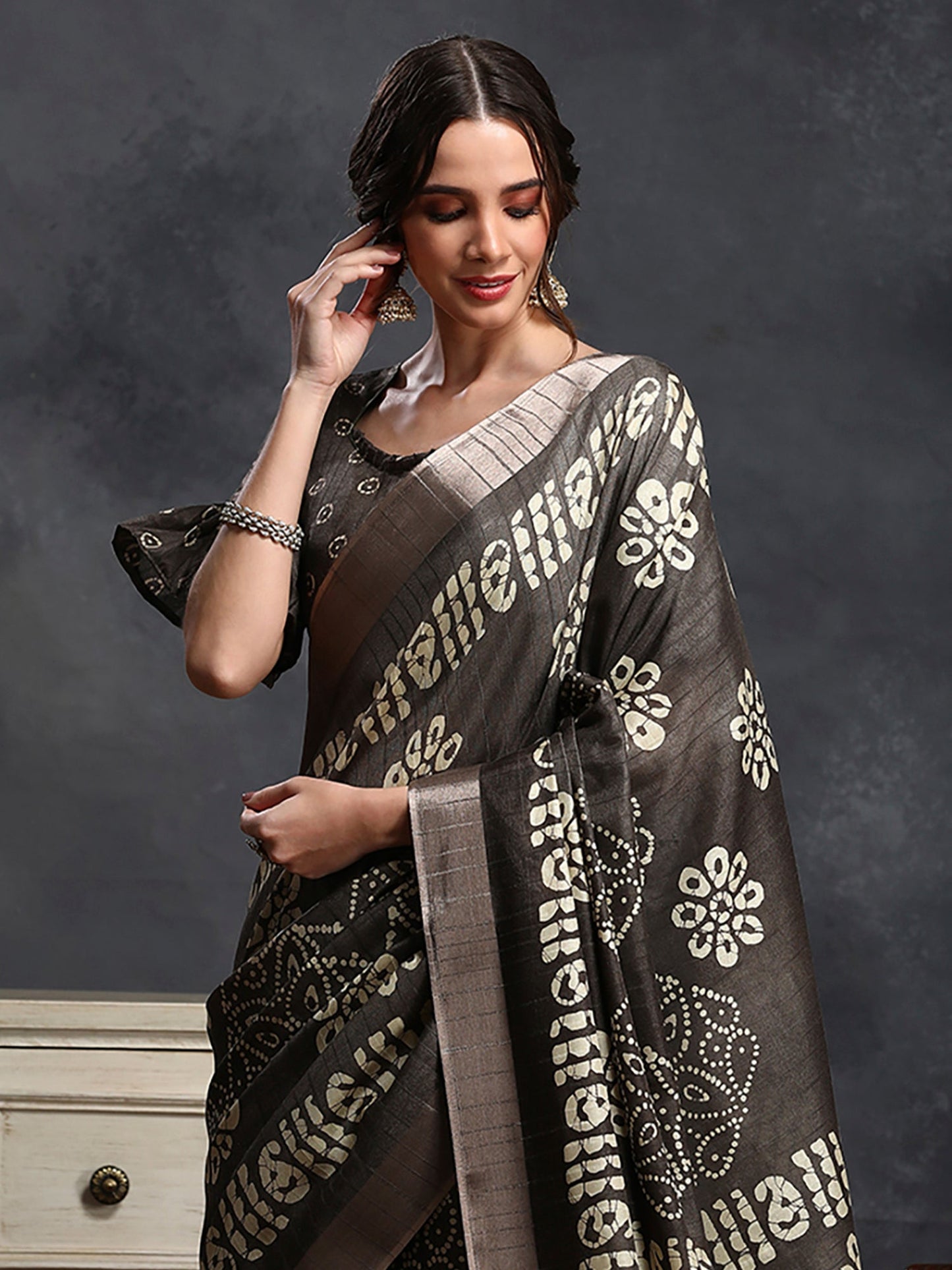 Women's Silk Blend Coffee Brown Printed Designer Saree With Blouse Piece