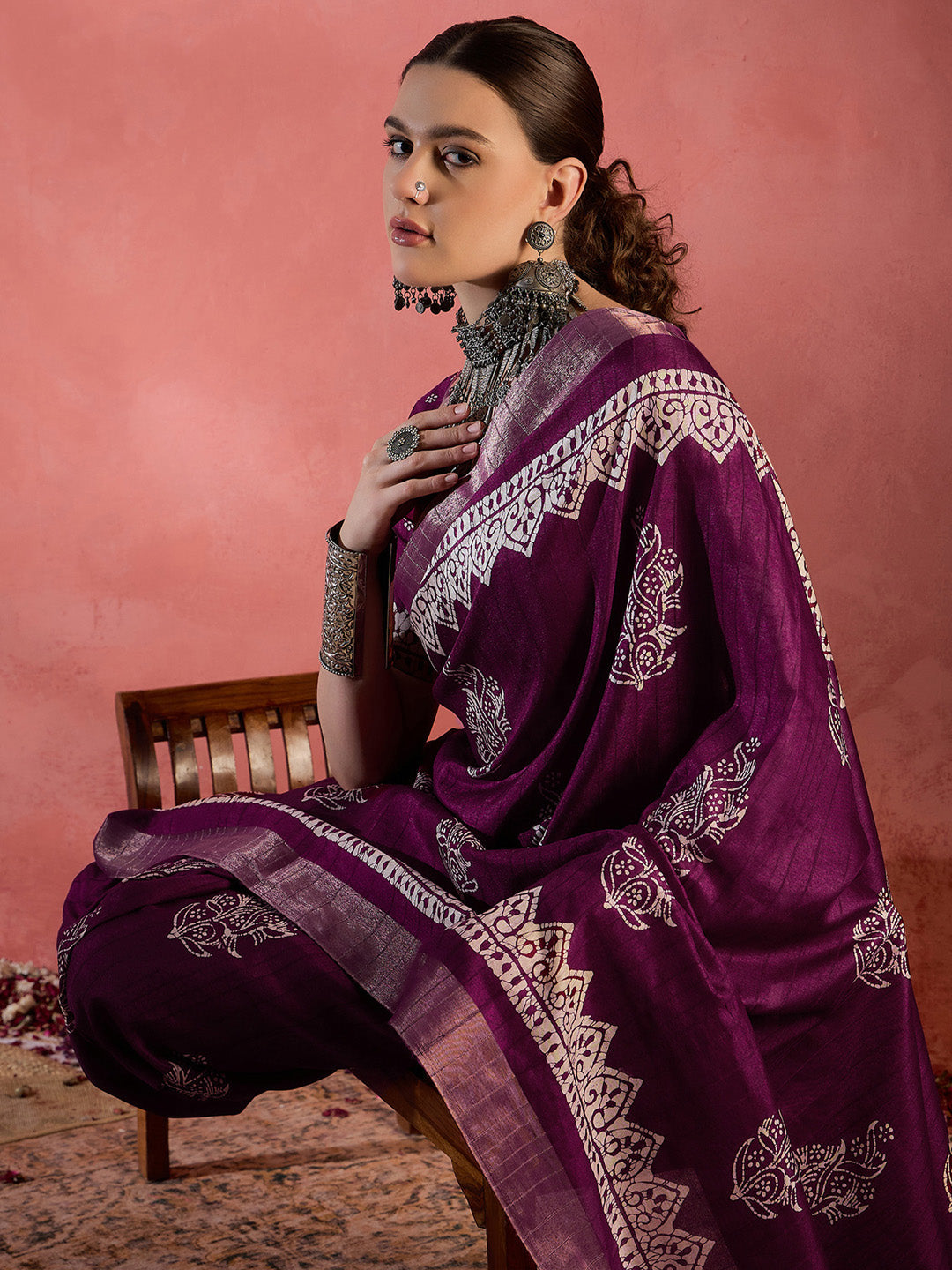 Women's Silk Blend Magenta Printed Designer Saree With Blouse Piece