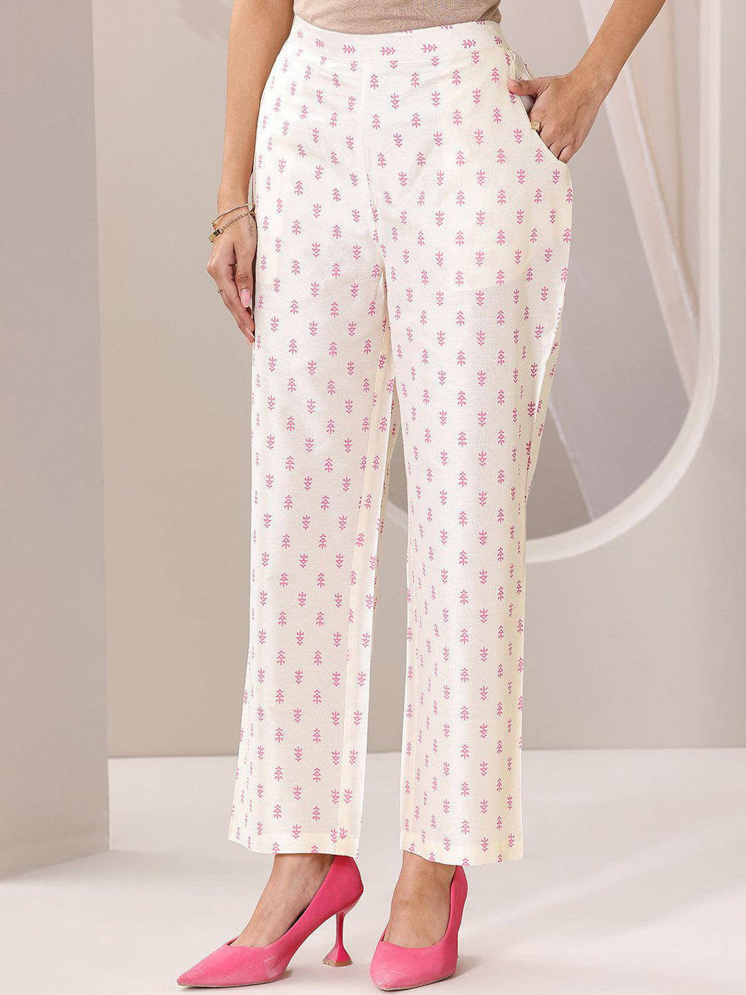 Women Floral Printed Kurta with Trousers & Dupatta