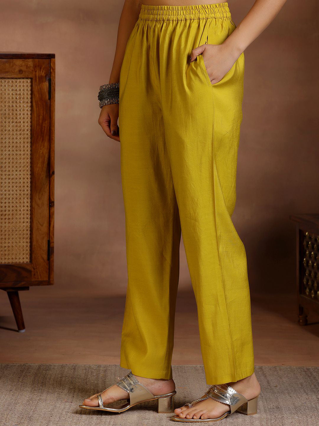 Floral Yoke Design Round Neck Zari Straight Kurta & Trousers With Dupatta