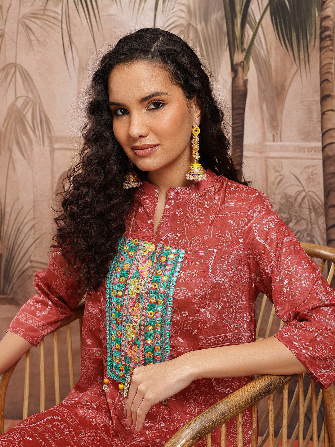 Ethnic Motifs Printed Regular Mirror Work Kurta with Trousers
