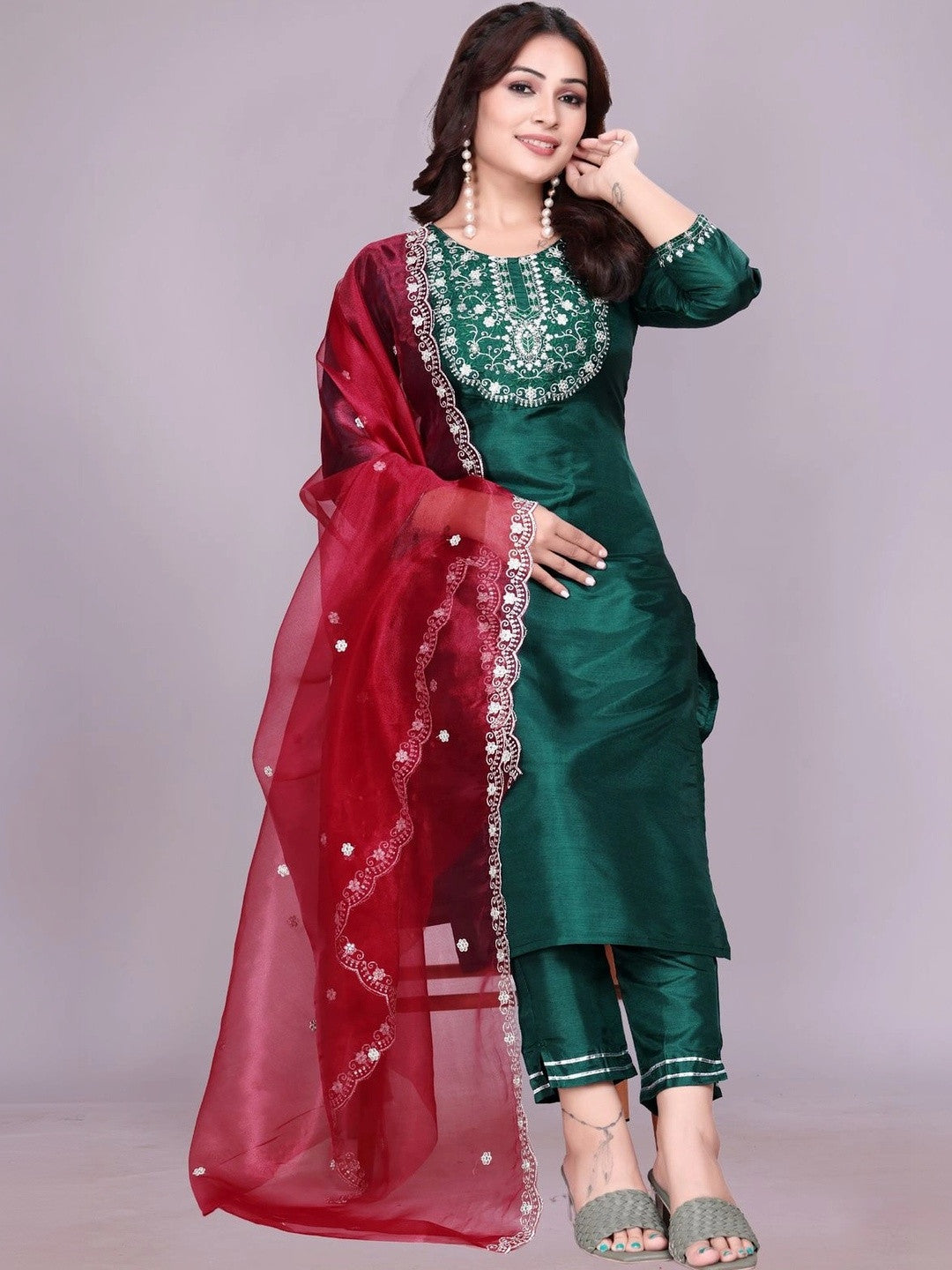 Women Embroidered Regular Thread Work Kurta with Trousers & With Dupatta