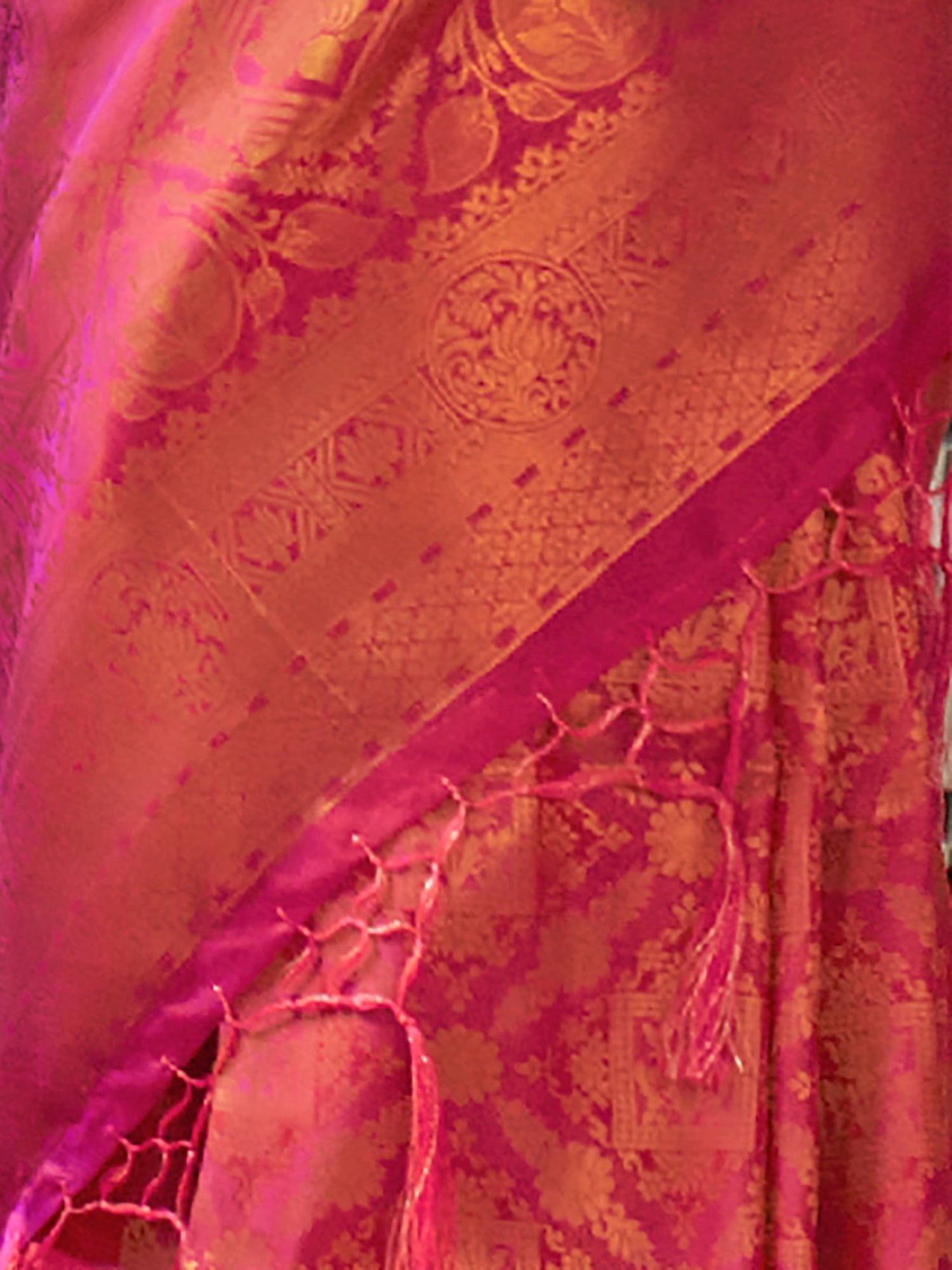 Women's Silk Blend Pink Woven Design Designer Saree With Blouse Piece