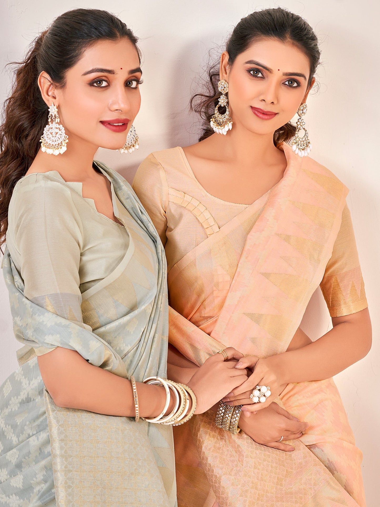Women's Cotton Blend Peach Woven Design Designer Saree With Blouse Piece