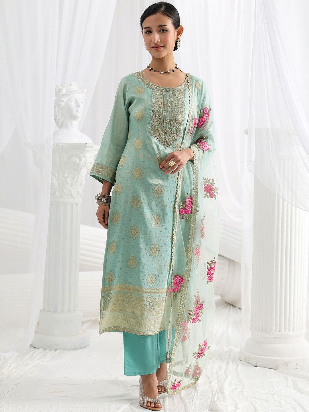 Women Regular Thread Work Kurta with Trousers & With Dupatta