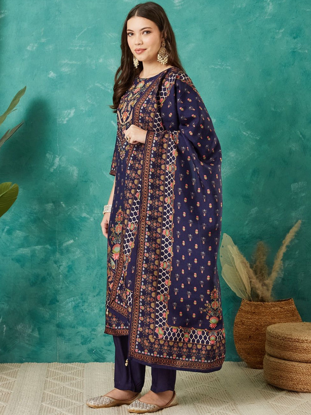 Printed Round Neck Kurta & Trousers With Dupatta