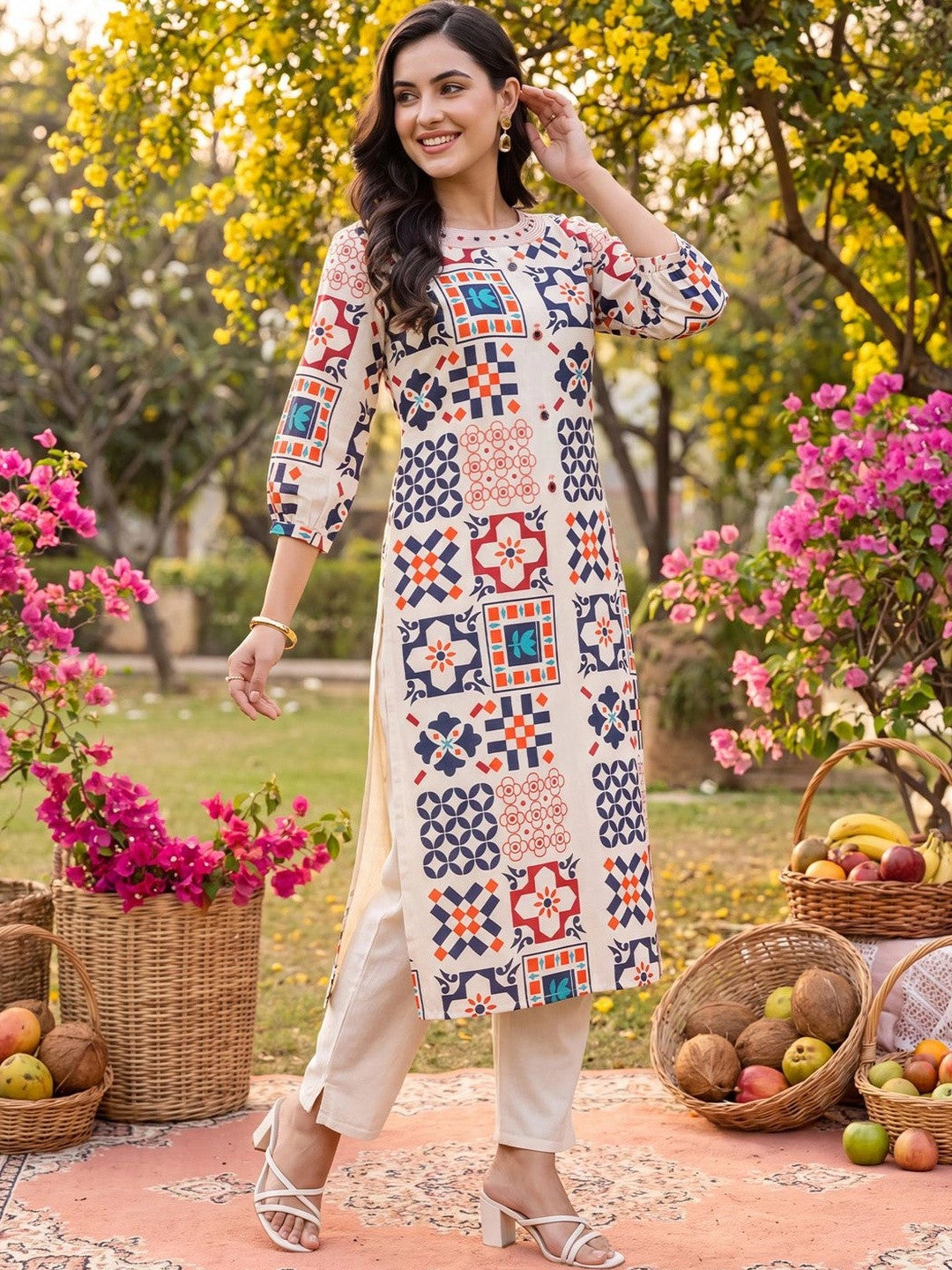 Women Printed Regular Kurta with Trousers