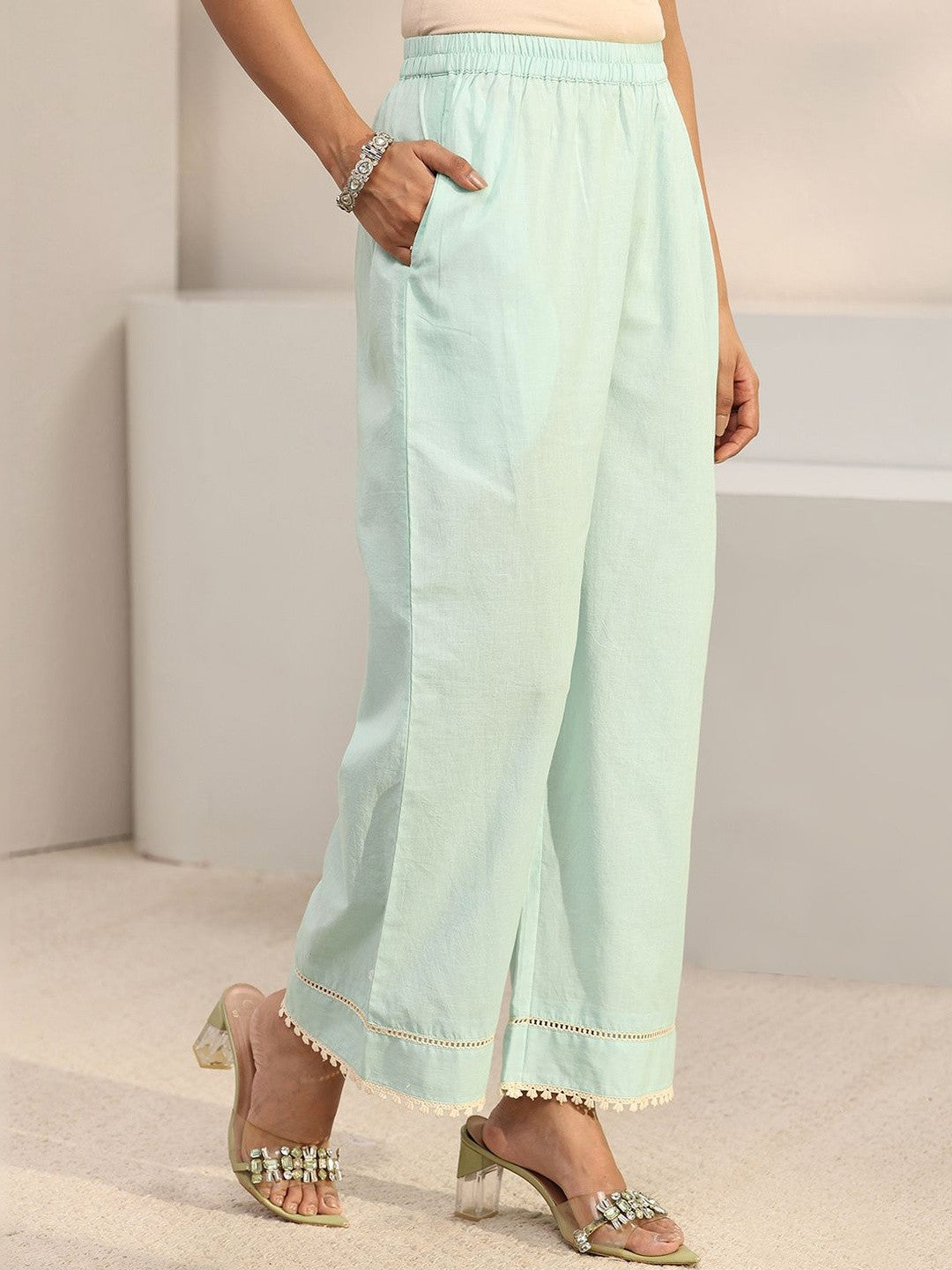 Women Floral Printed Regular Thread Work Kurta with Trousers & With Dupatta