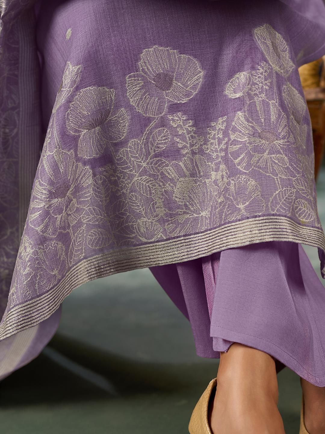 Dhiyona KL Women Floral Embroidered Regular Thread Work Kurta With Palazzos & Dupatta