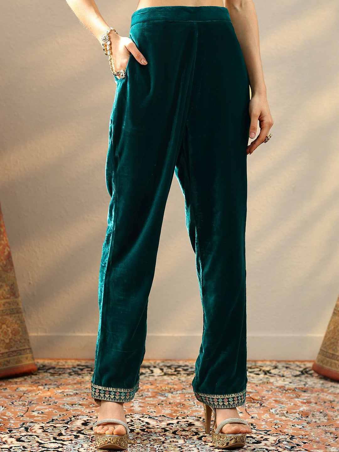 Women Ethnic Motifs Embroidered Regular Thread Work Velvet Kurta Set