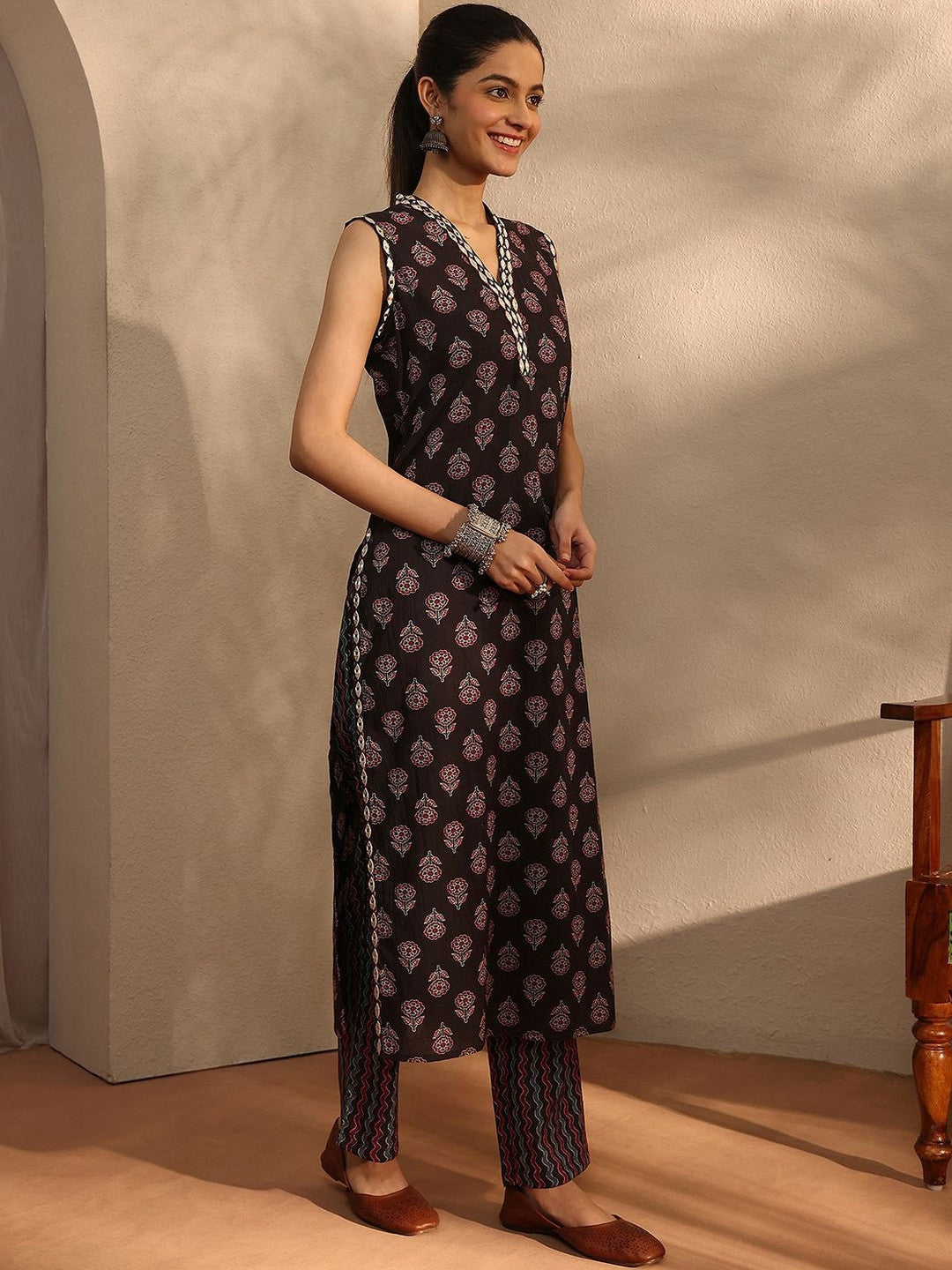 Women Ethnic Motifs Printed Regular Thread Work Kurta with Trousers