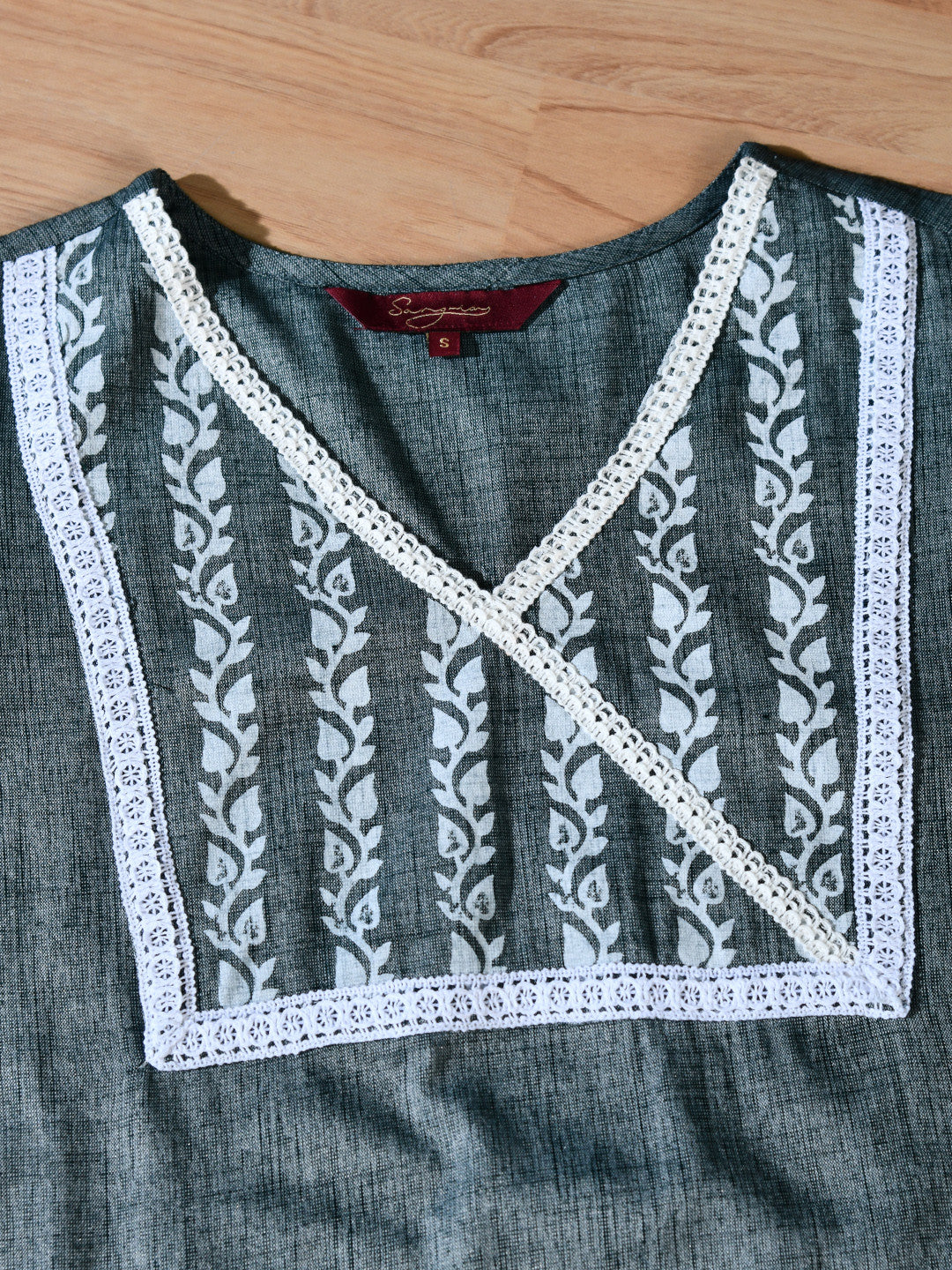 Women Yoke Design Kurta Set