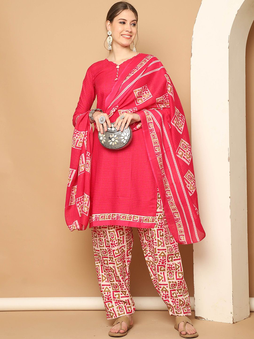 Dhiyona KL Women Floral Printed Regular Kurta with Salwar & With Dupatta