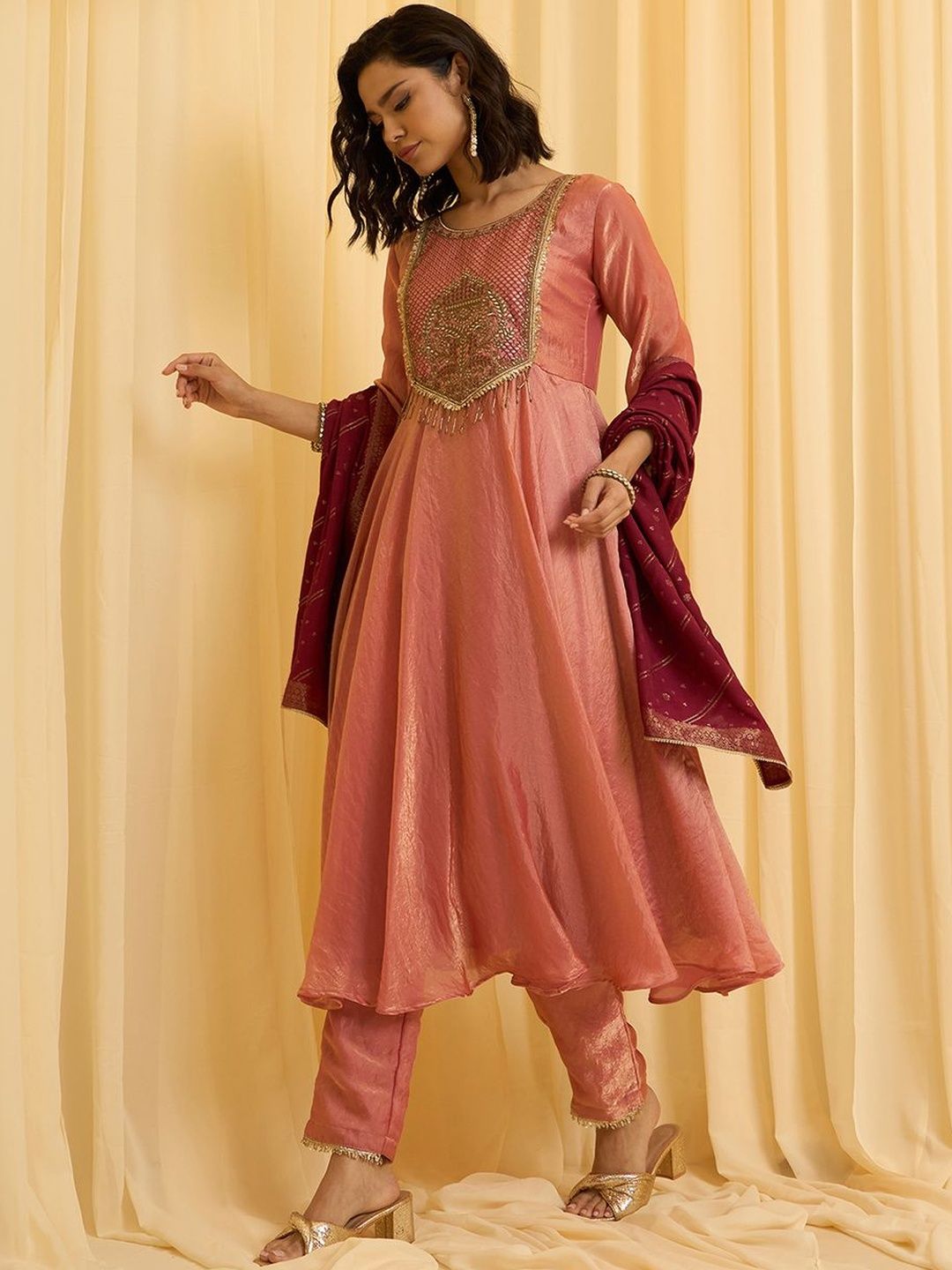 Dhiyona CH Embroidered Kurta Set With Jacquard Dupatta
