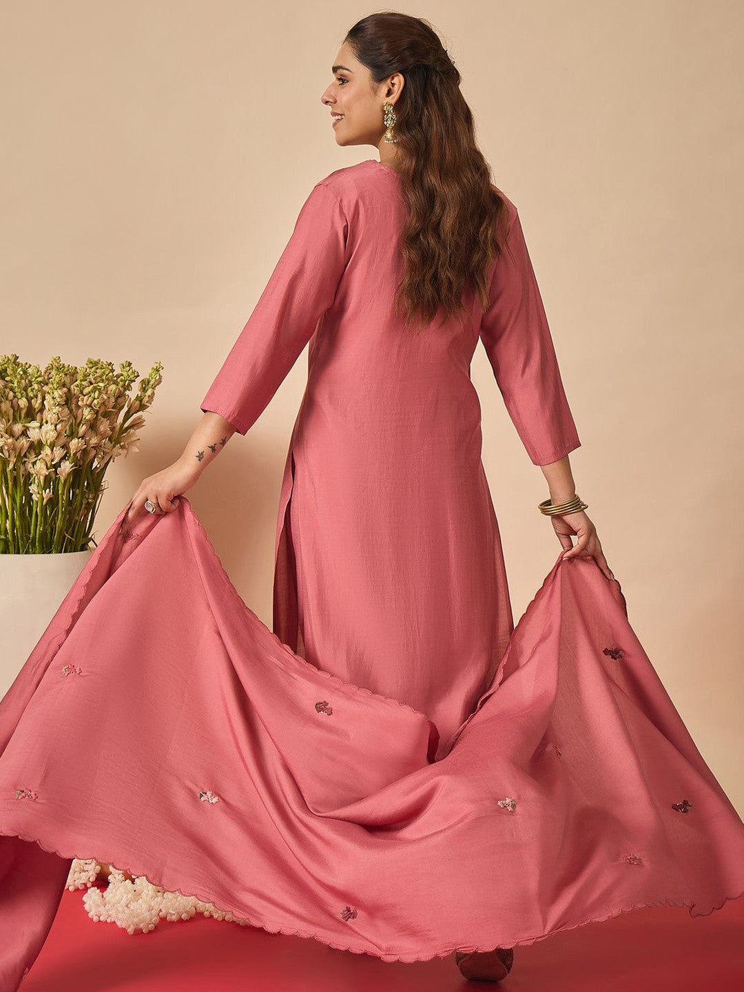 Women Floral Embroidered Regular Thread Work Kurta with Trousers & With Dupatta