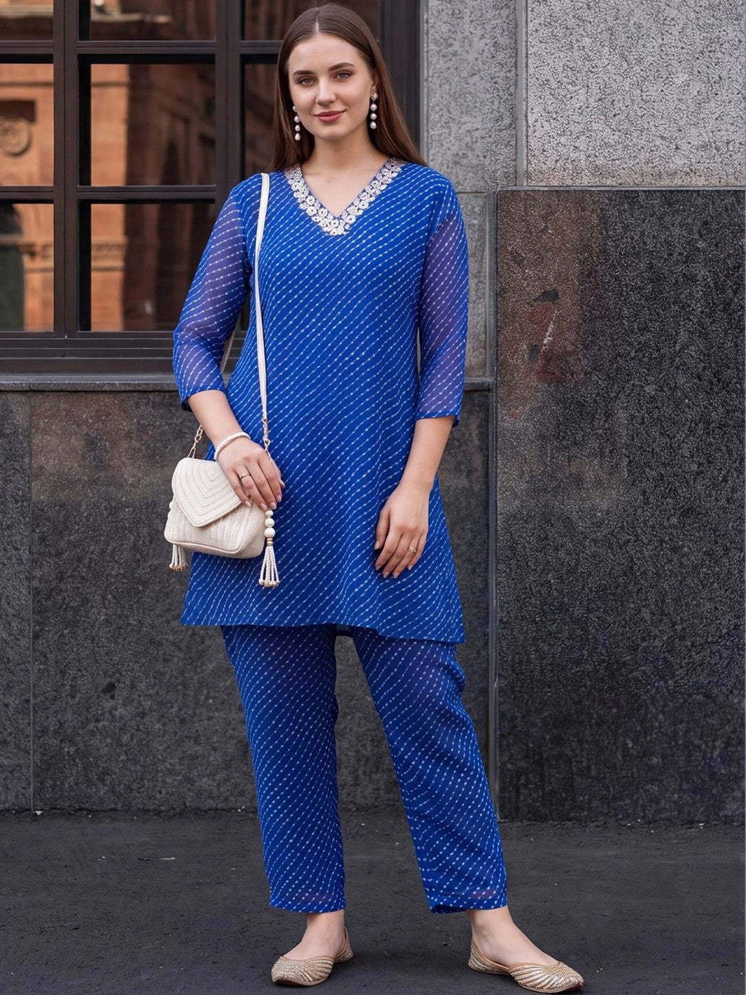 Women Leheriya Printed Regular Kurti with Trousers