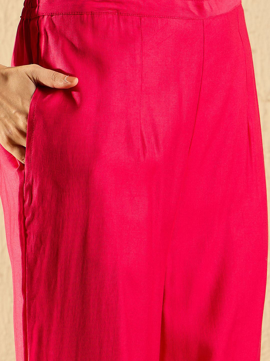Women Floral Embroidered Regular Thread Work Liva Kurta with Trousers & With Dupatta