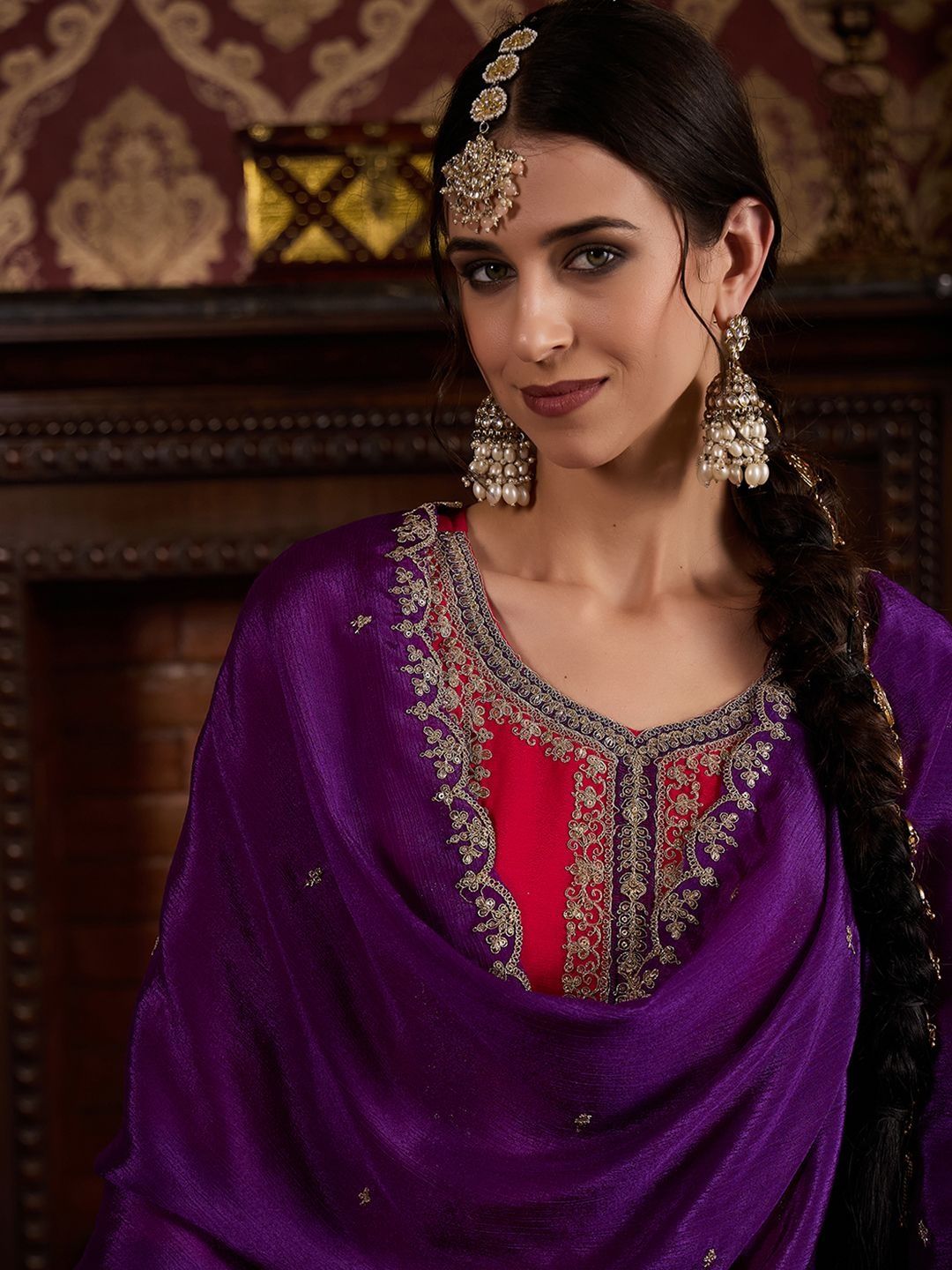 Dhiyona CH Floral Embroidered Regular Sequinned Kurta Set with Contrast Dupatta