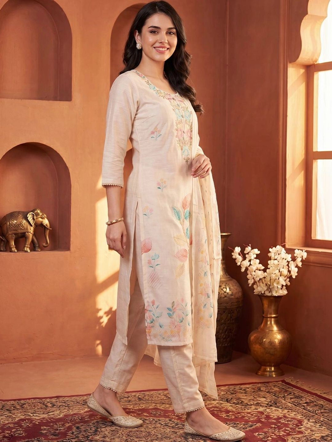 Women Floral Printed Regular Thread Work Linen Kurta with Trousers & With Dupatta