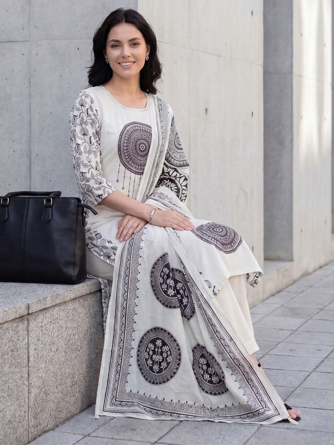 Women Ethnic Motifs Printed Regular Pure Cotton Kurta with Trousers & With Dupatta