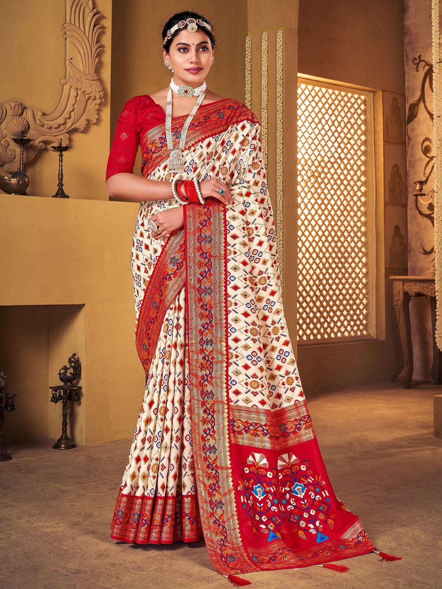 Women's Silk Blend Off White Woven Design Designer Saree With Blouse Piece
