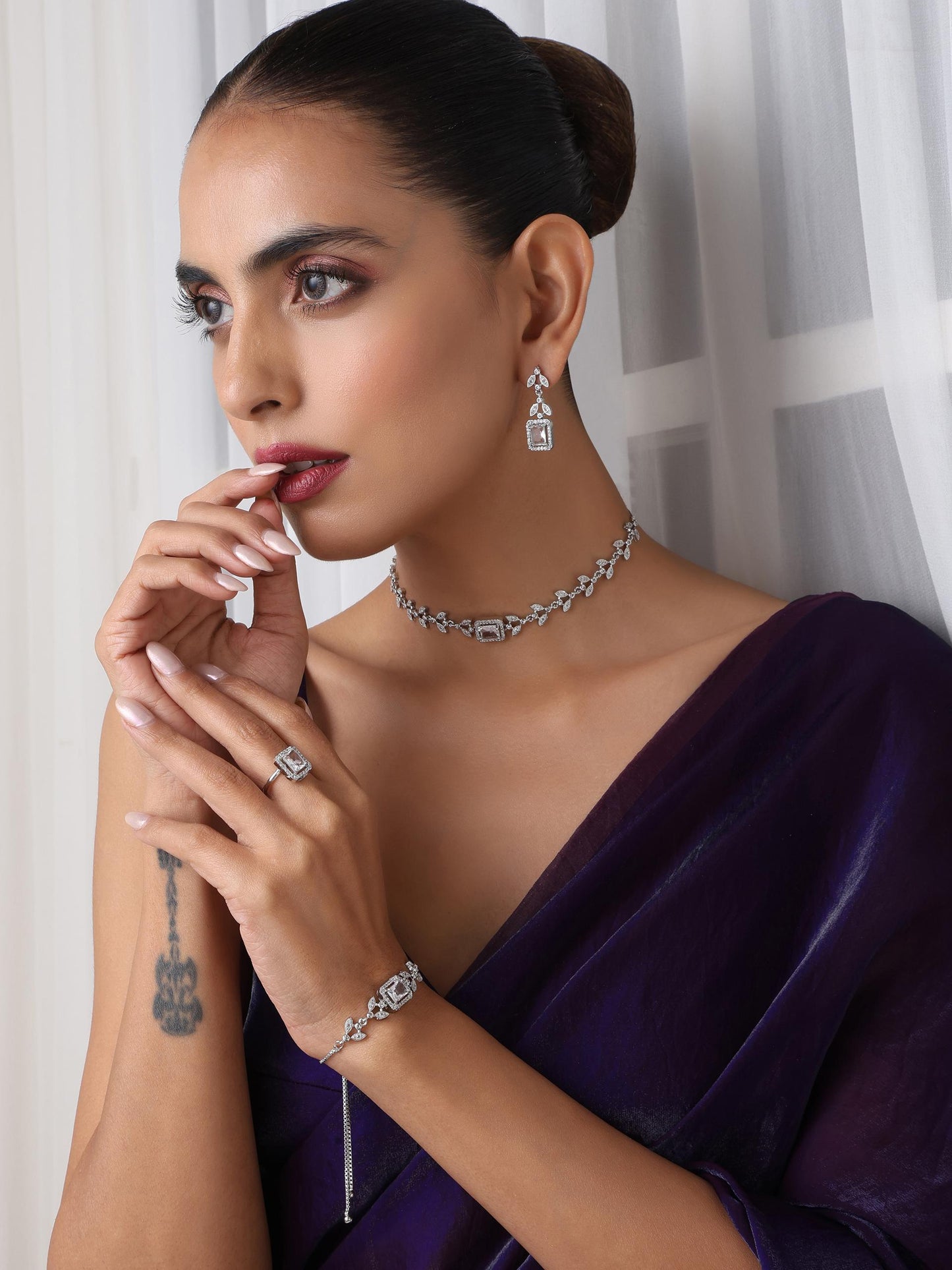 Dhiyona ST SET - White Petal Diamond Necklace, Earring, Ring, Bracelet