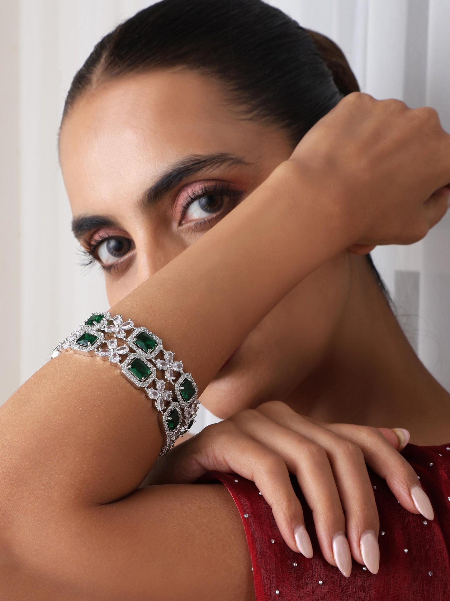 Dhiyona ST Emerald American Diamond Pair of Bangles