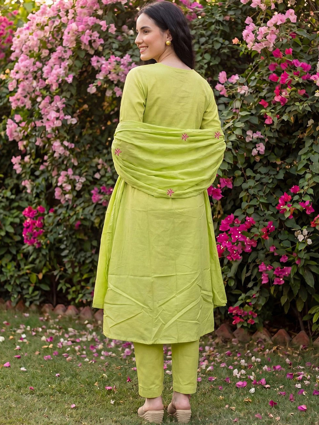 Women Floral Embroidered Tiered Thread Work Pure Cotton Kurta with Trousers & With Dupatta