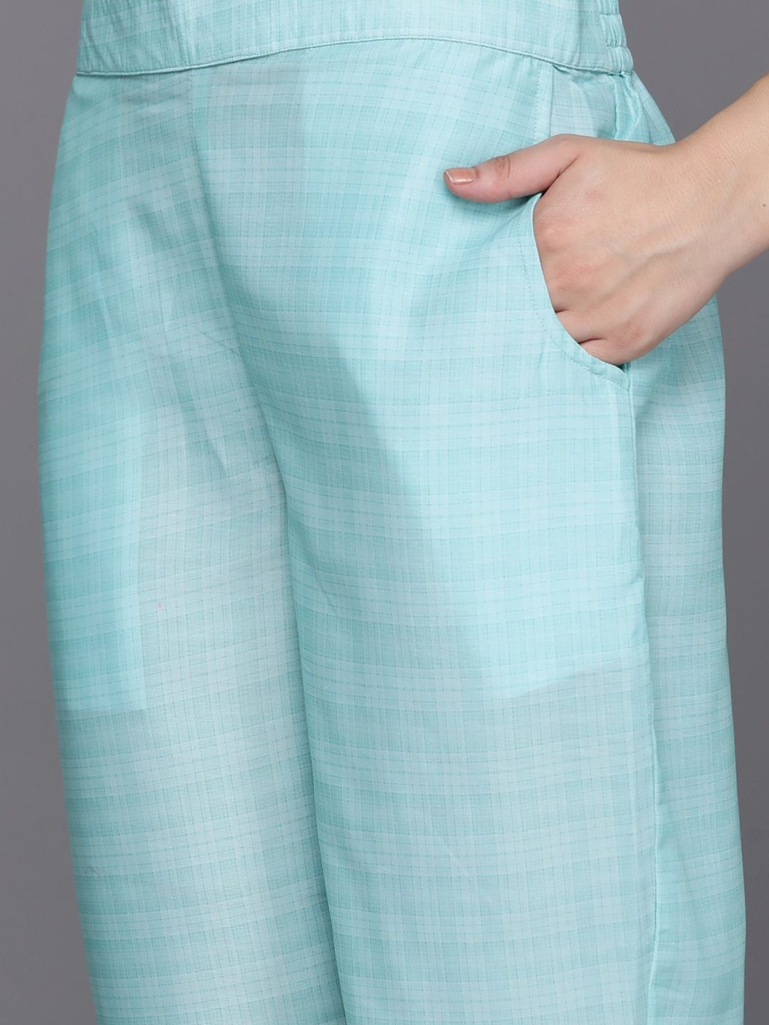 Women Floral Printed Regular Thread Work Kurta with Trousers
